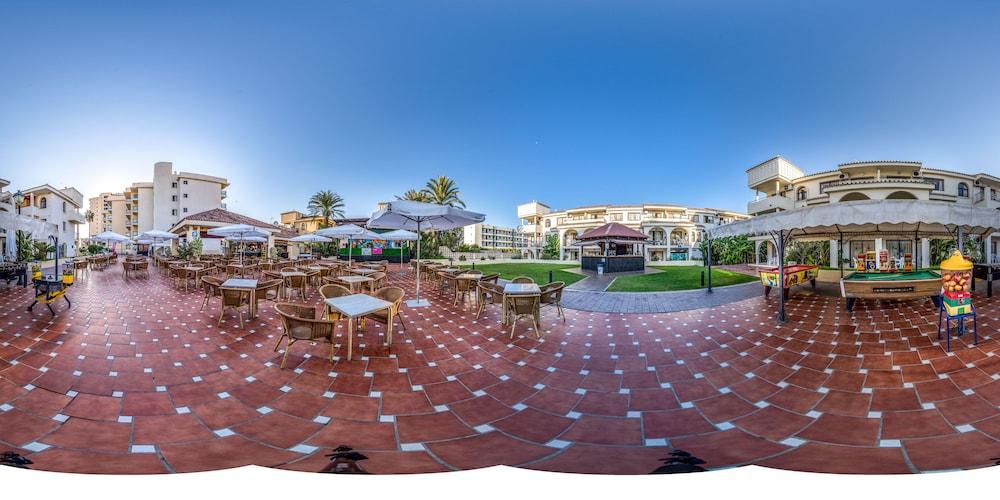 Hotel Puente Real Torremolinos Exterior photo